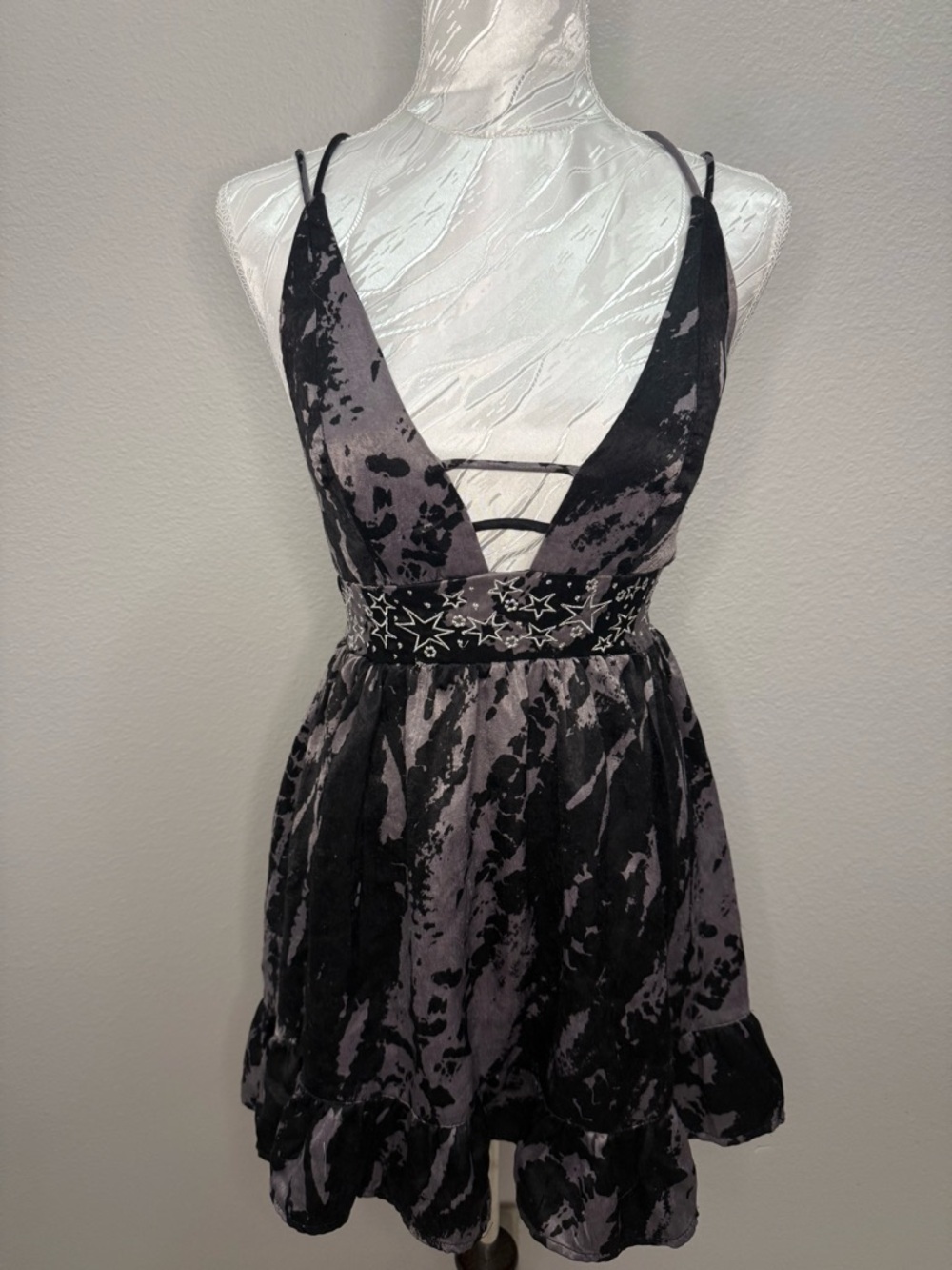 UO Naomi Strappy Babydoll Satin Mini Dress Sz Small Black Motif Grunge
Y2K